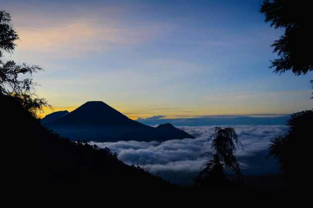Gunung-Prau-Tempat-Healing-Sambil-Camping-di-Atas-Awan
