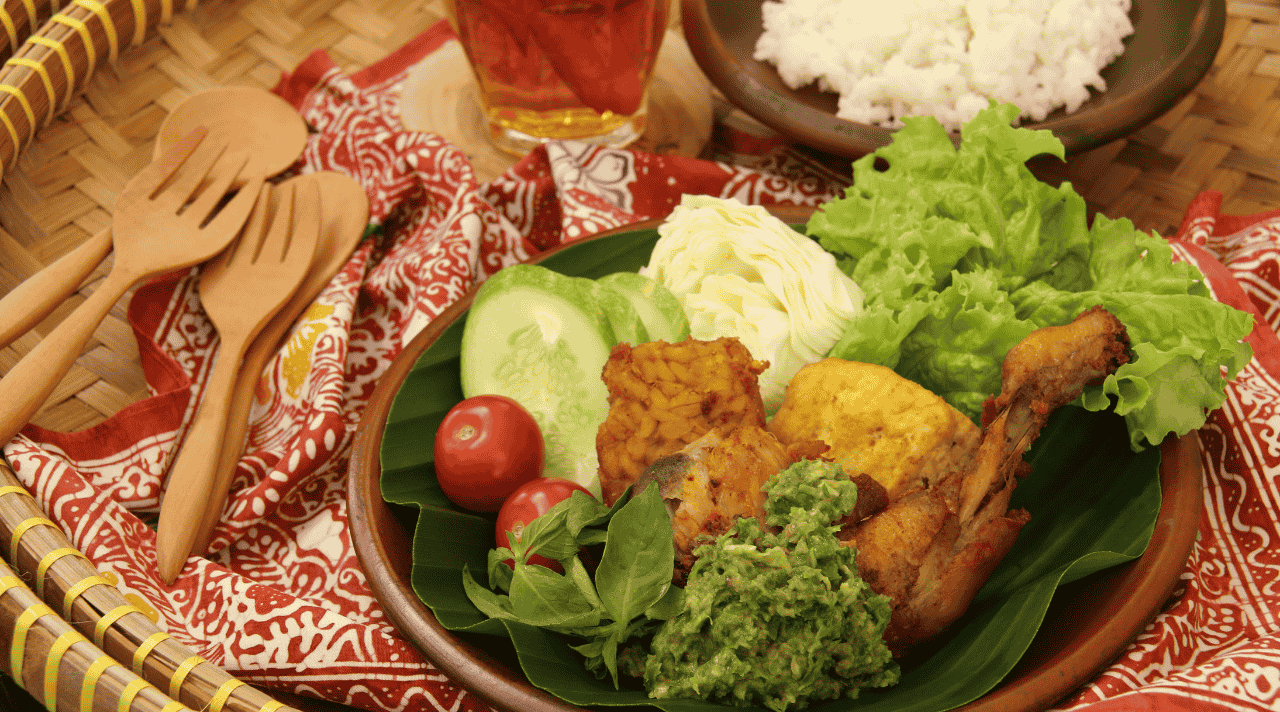 Ayam Sambal Hijau yang Bikin Lidah Goyang dan Perut Senang