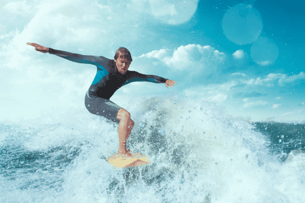 Spot Surfing Favorit di Indonesia yang Wajib Dicoba Spot Surfing Favorit di Indonesia yang Wajib Dicoba