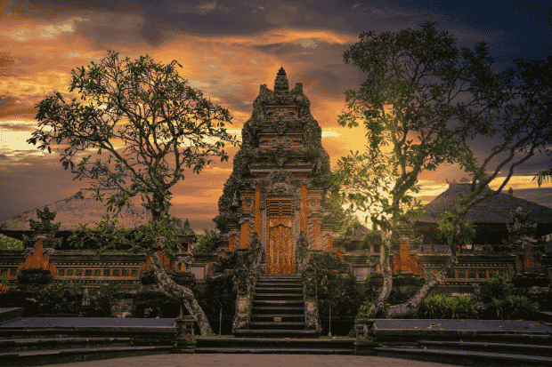 Wisata Budaya yang Kaya dan Autentik Wisata Budaya yang Kaya dan Autentik