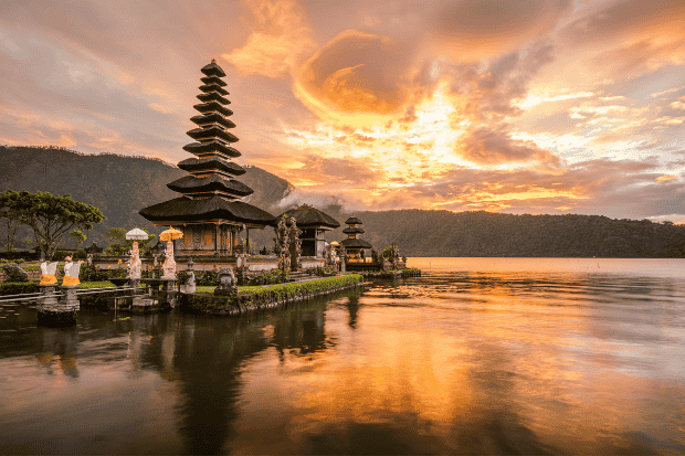 Yuk-Liburan-Jangan-Cuma-Wacana-Serunya-Menjelajah-Keindahan-Alam-Indonesia.