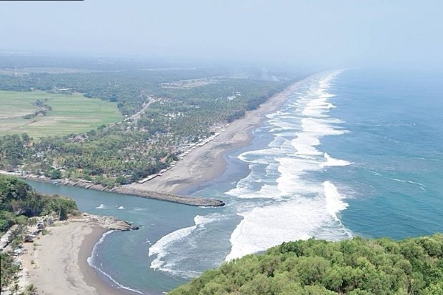 Banyak spot tersembunyi di sekitaran pantai (1)