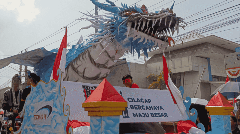 Karnaval-Pembangunan-Mobil-Hias-Meriahkan-Cilacap-2025