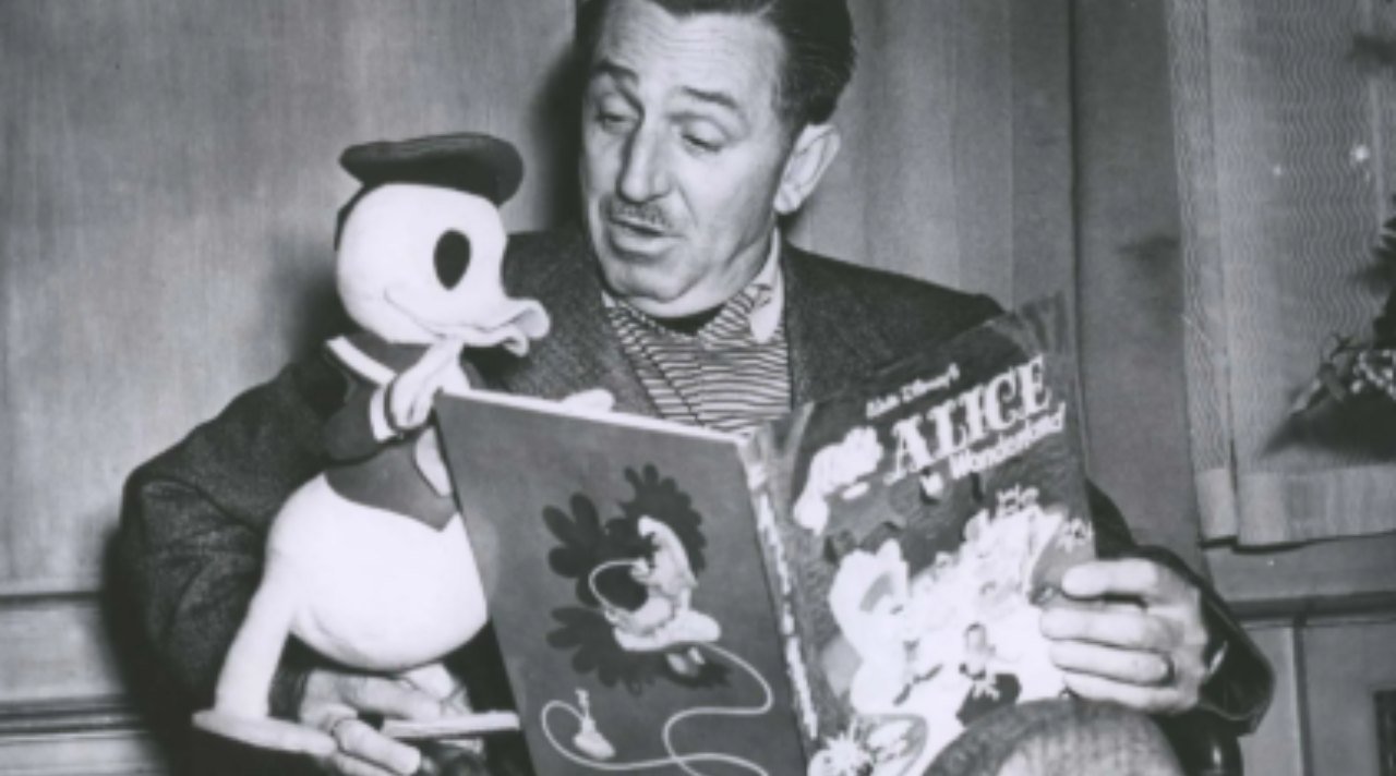Walt Disney Sang Visioner yang Mengubah Dunia Hiburan