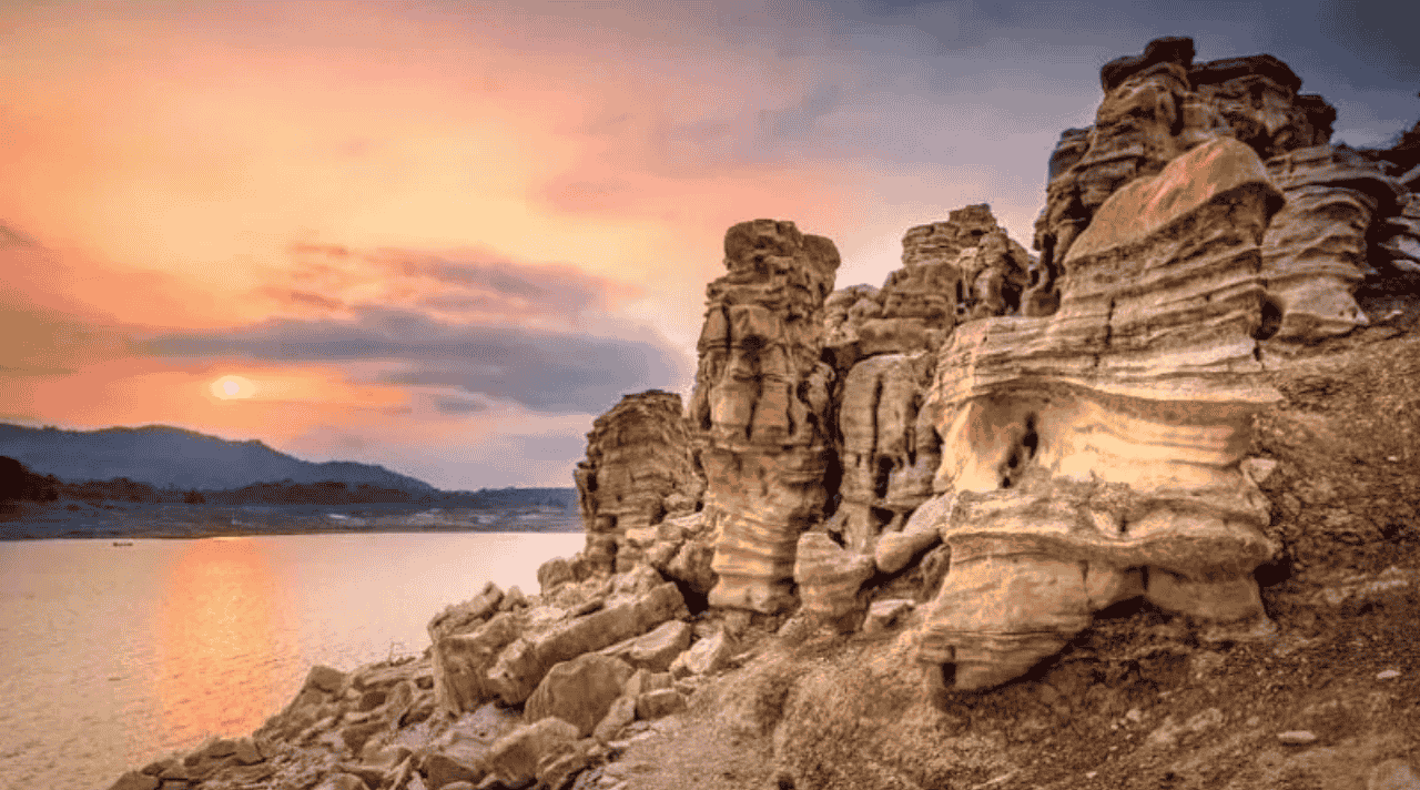 Keindahan Lubang Sewu Wonosobo yang Bikin Kagum