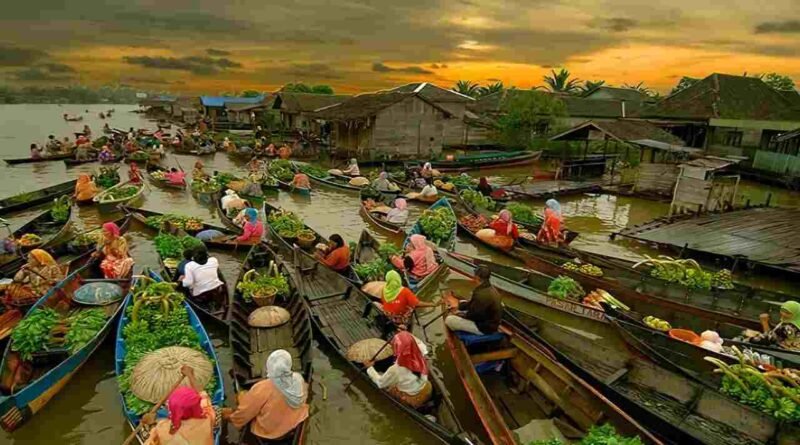 Pesona Pasar Terapung Kalimantan yang Wajib Kamu Kunjungi