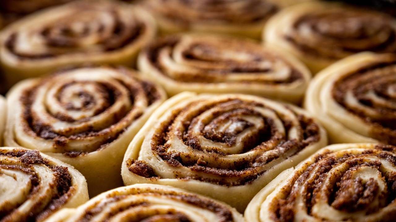 Roti Gulung Kayu Manis, Kudapan Manis yang Selalu Bikin Rindu