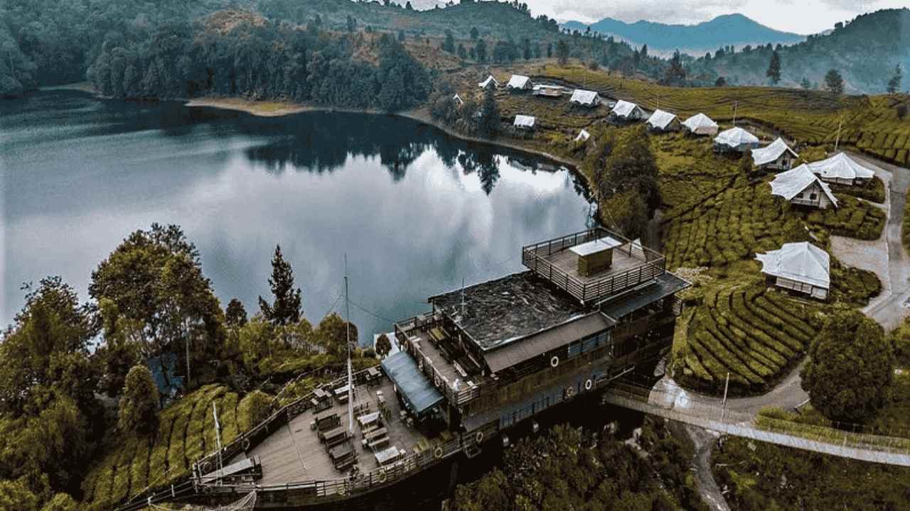 Situ Patenggang Glamping dengan View Alam Bandung