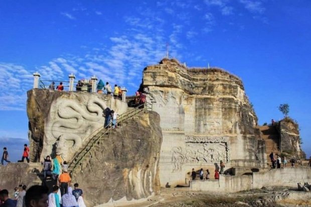 Spot Foto Populer Tebing Breksi