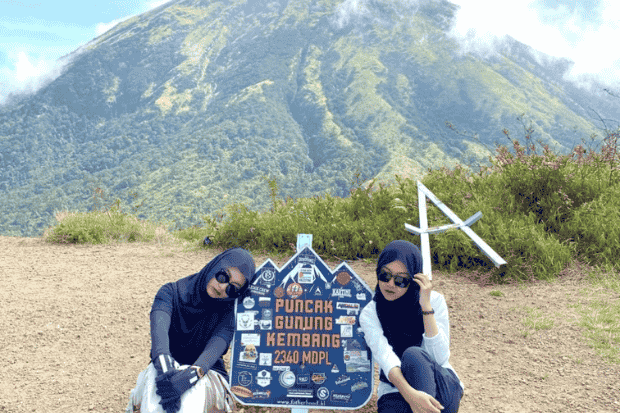 Misteri dan Daya Tarik Spiritual Gunung Kembang Misteri dan Daya Tarik Spiritual Gunung Kembang