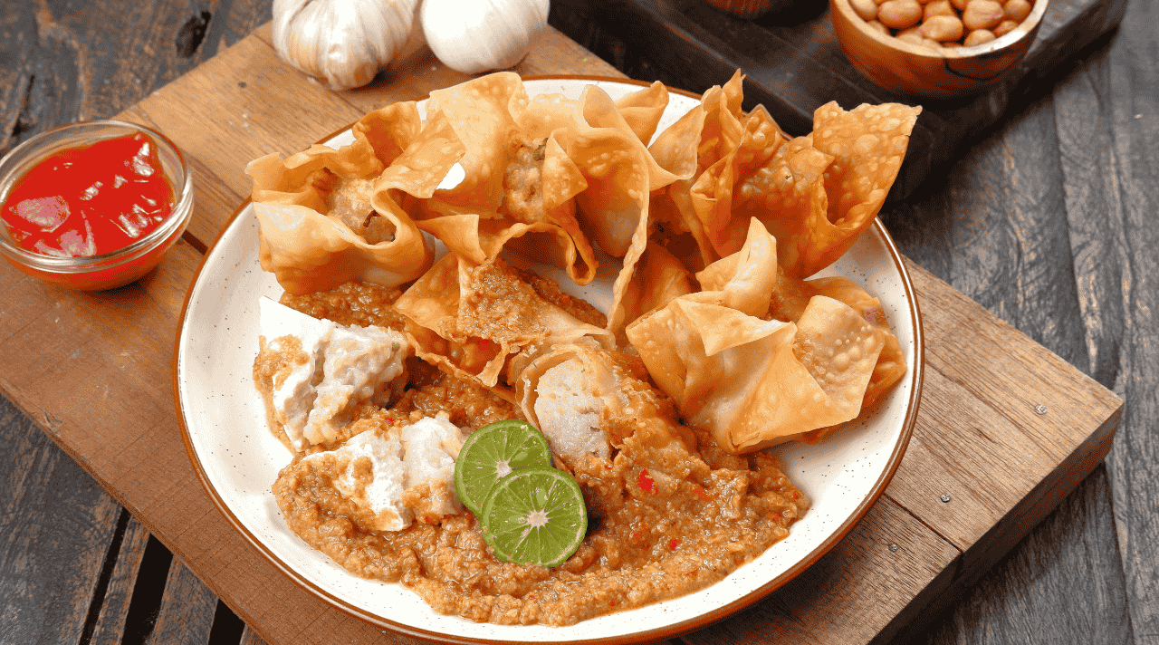 Batagor Bandung, Dari Gerobak ke Meja Makan