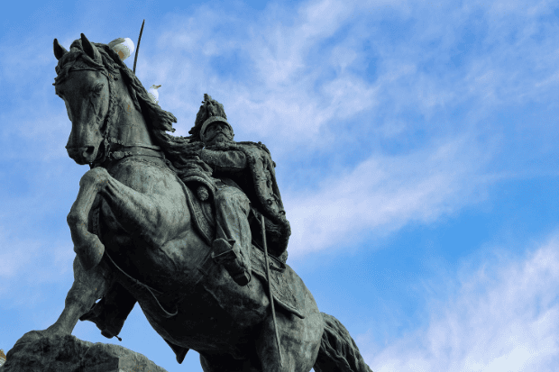 Mengapa Hari Pahlawan Perlu Terus Di peringati Mengapa Hari Pahlawan Perlu Terus Di peringati