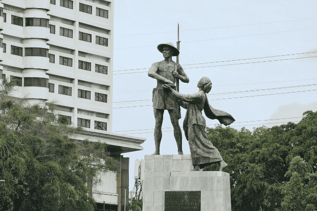 Semangat Pahlawan dalam Kehidupan Sekarang Semangat Pahlawan dalam Kehidupan Sekarang