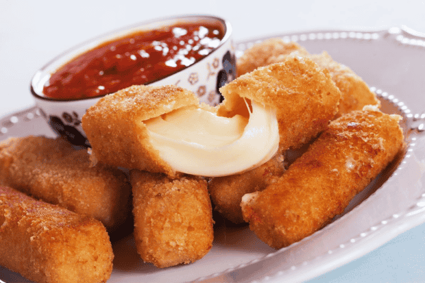 Cara Membuat Mozzarella Stick Renyah dan Tidak Mudah Bocor