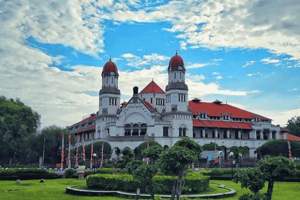 Daya Tarik Lawang Sewu Semarang
