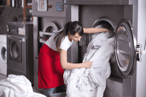 Dinamika Pasar Laundry Rumahan