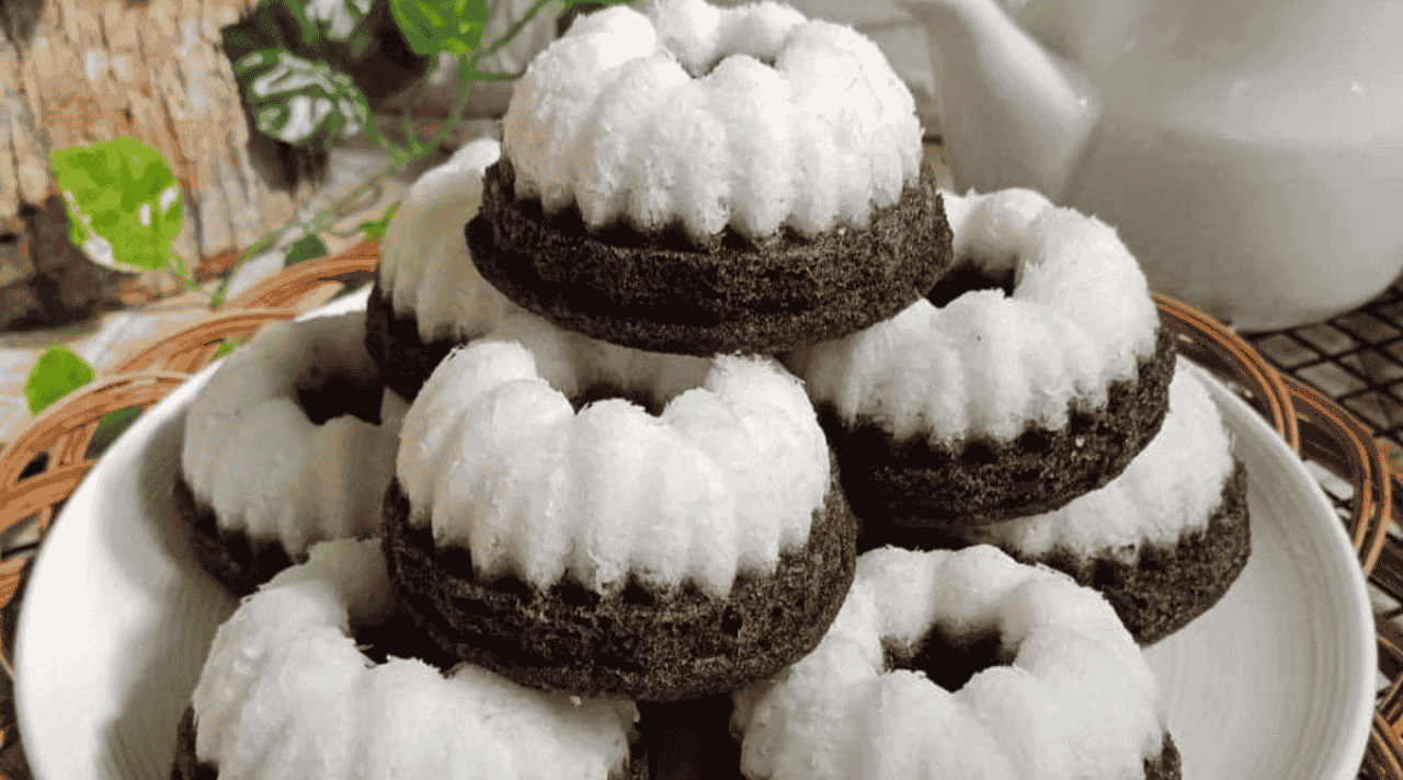 Kue Putu Ayu Ketan Hitam, Mekarnya Aroma Pasar di Rumah