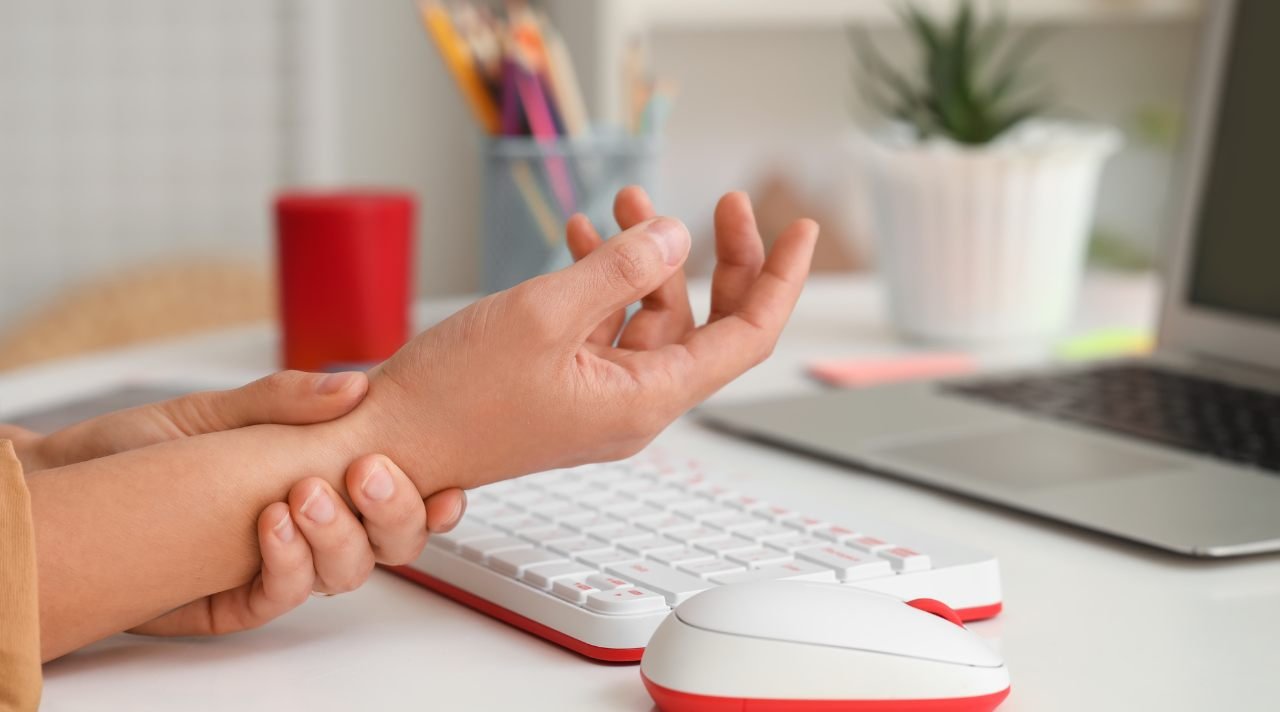 Tangan Kesemutan, Penyebab dan Solusinya