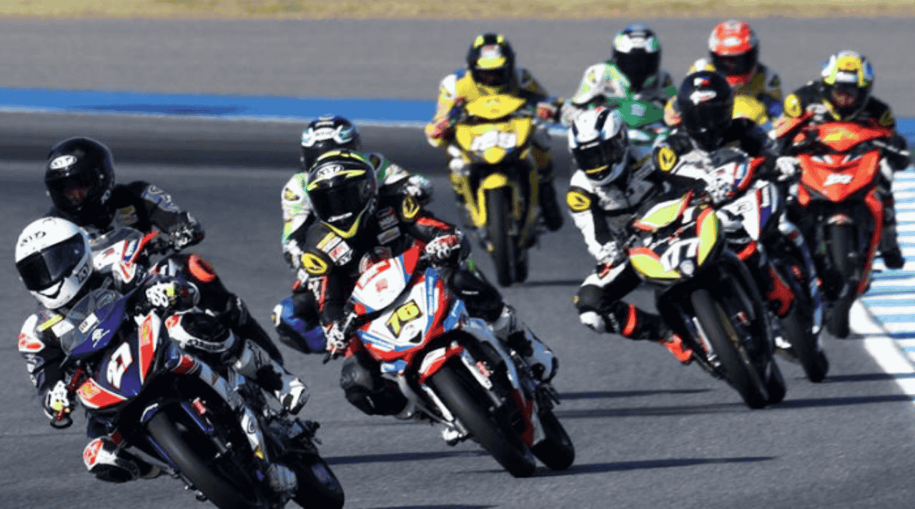 Komunitas Motor Road Race yang Solid dan Penuh Semangat