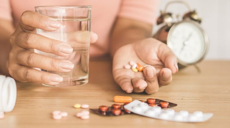 Waspada Minum Obat Bersama Kopi Bisa Picu Risiko Kesehatan