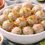 Bakso Pentol, Jajanan Legendaris yang Tak Pernah Kehilangan Penggemar hangatin