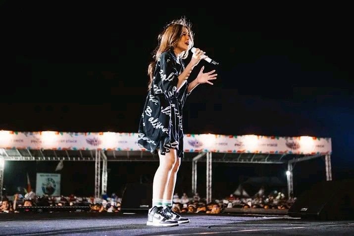Memiliki Suara yang Khas dan Mudah Dikenali

