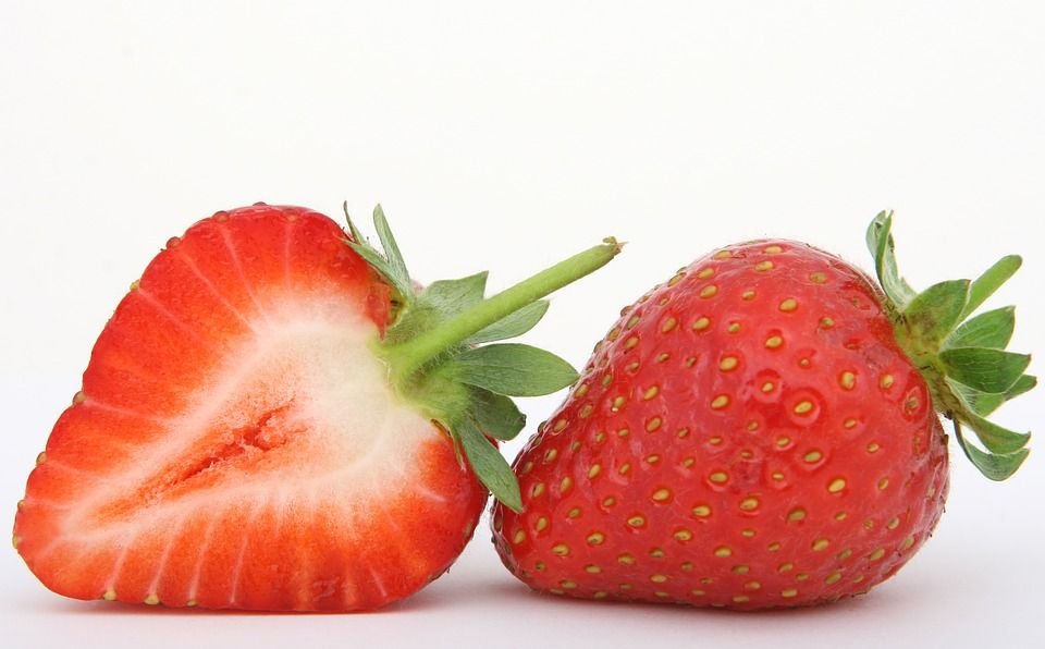 MANISNYA BUAH STROBERI