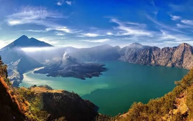 WISATA GUNUNG RINJANI