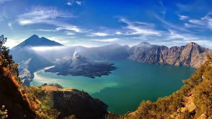 gunung yang indah