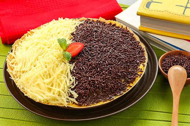 MANIS GURIH RASA MARTABAK MANIS