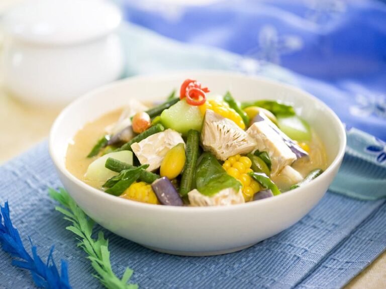 rasa yang kaya akan rempah pada sayur lodeh