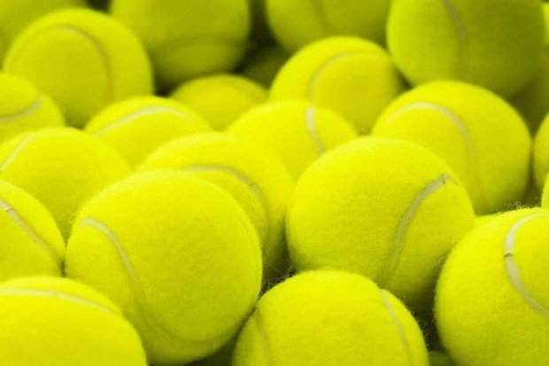 Karakteristik bola tenis dengan permukaan bulu