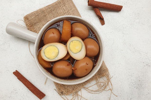 Perpaduan rasa manis dan gurih pada olahan telur dengan bumbu kecap