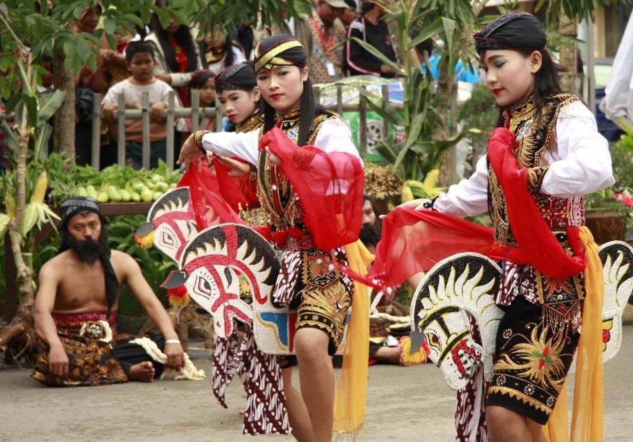SENI TRADISIONAL EBEG KHAS JAWA